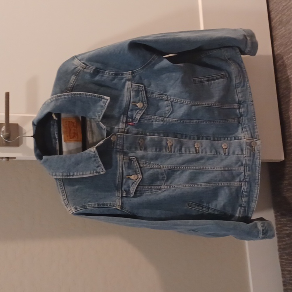 Women's Levi Denim/jean Jacket Trucker Style Light Blue Women's Plus Size 2X